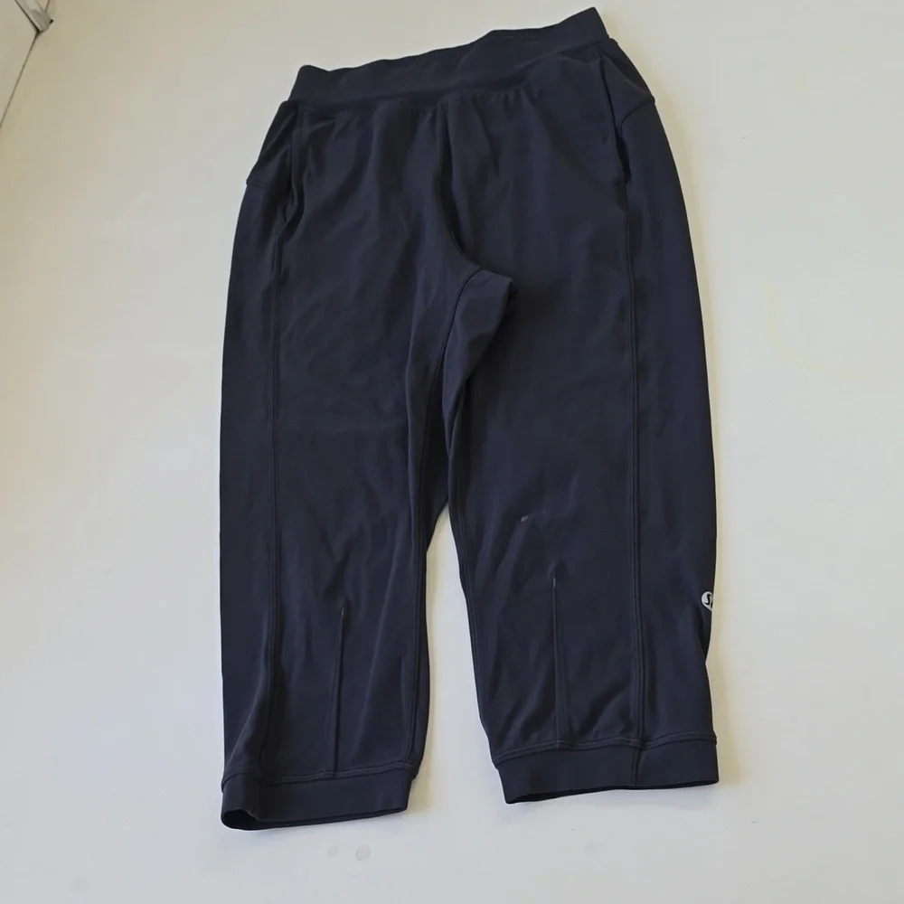 Lululemon Rejuvenate Crop *18